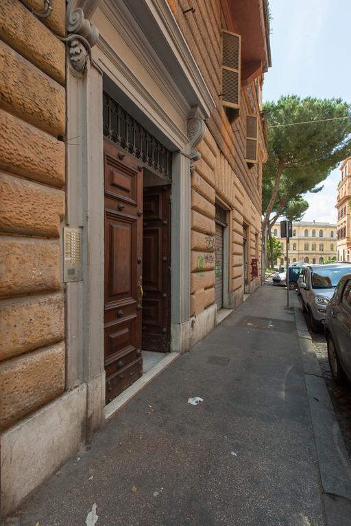 Colosseum Corner Rome Luaran gambar