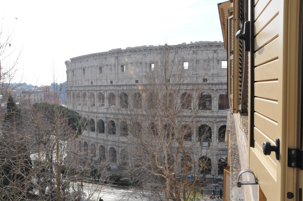 Colosseum Corner Rome Luaran gambar